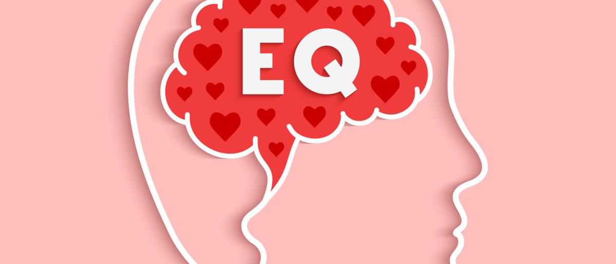 EQ, emotionale Intelligenz und Quotient Konzept mit Kopf, Gehirn und Herz Form Silhouette © LvNL / Getty Images