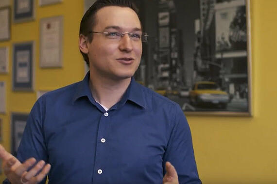 Alexander Derksen arbeitet als IT-Berater bei der Terrabit GmbH