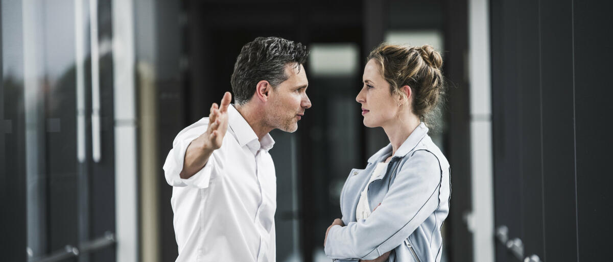 Mann und Frau streiten sich © Westend61 / Getty Images