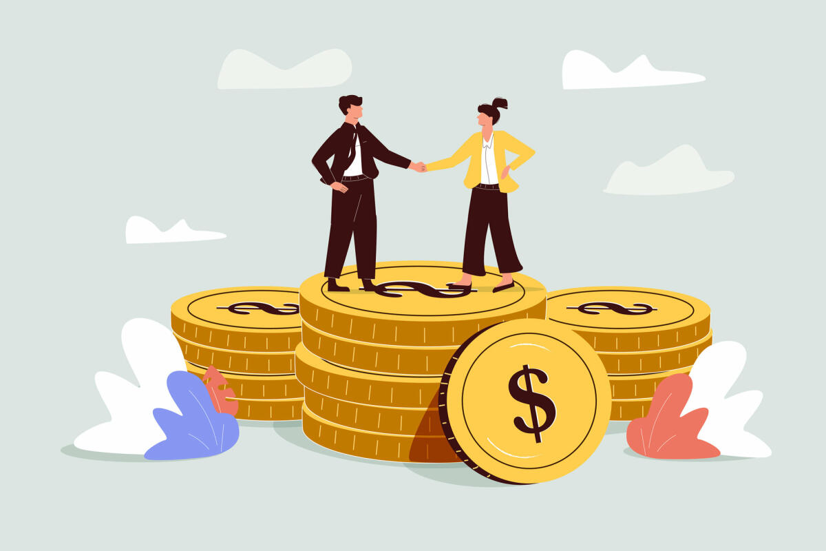 Illustration zweier Geschäftsmänner, die auf einem Haufen von Münzen stehen und sich die Hände schütteln © RedVector / Getty Images