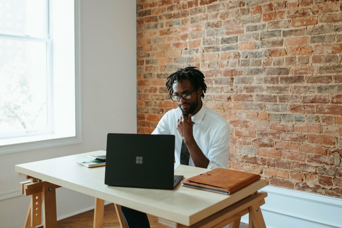 Führungskräfte schaden dem Unternehmen, wenn Sie nicht auf Ratschläge hören. © Unsplash / Microsoft 365