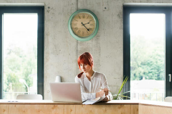 Zeitmanagement Freizeit Produktivität © Halfpoint / Getty Images